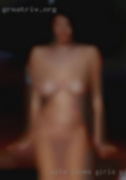 Wife loves girls pissing on men women.